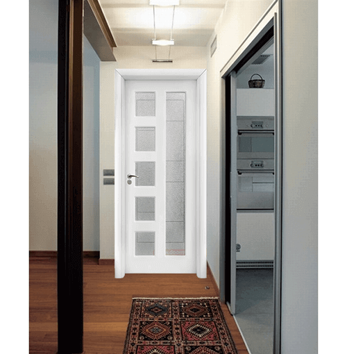 Бяла интериорна врата със стъклени елементи